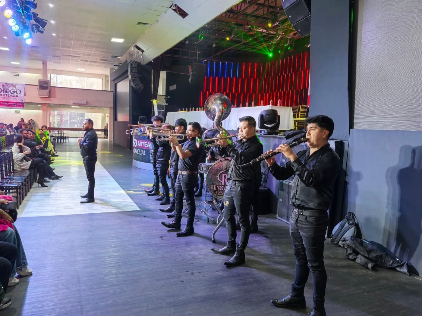 Banda sinaloense en vivo cerca de Cuauhtémoc